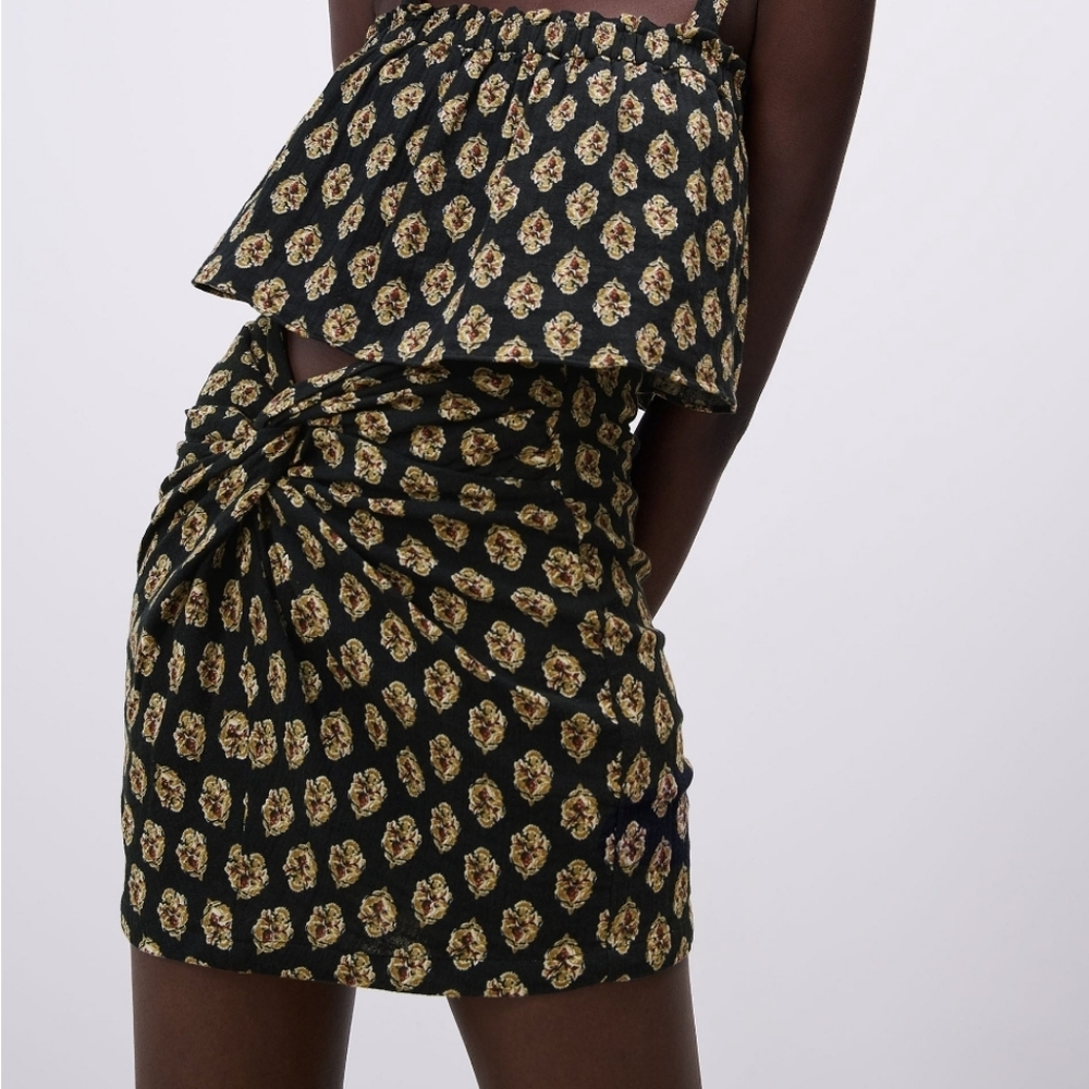 NWT ZARA PRINTED GATHERED SKIRT